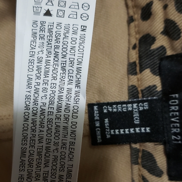 Leopard print mini skirt by Forever21 Medium size - Picture 3 of 3